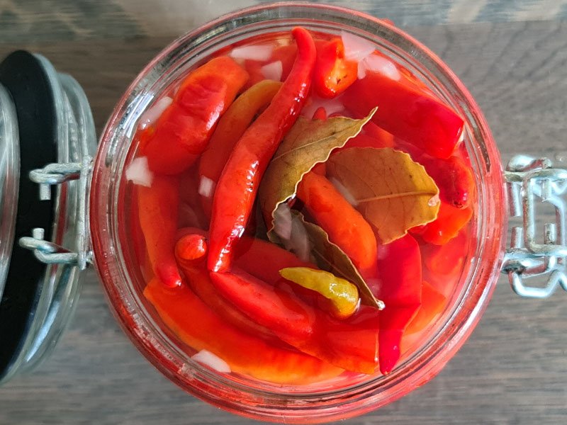 peper inmaken zoetzuur zuur inmaken chilipepers cayenneppeers cayenne pepers chili pepers maken